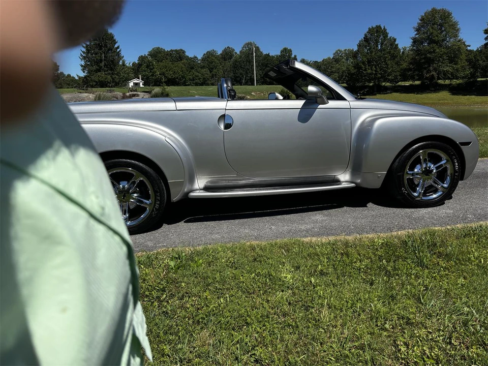 2006 Chevrolet SSR - Image 5 of 31