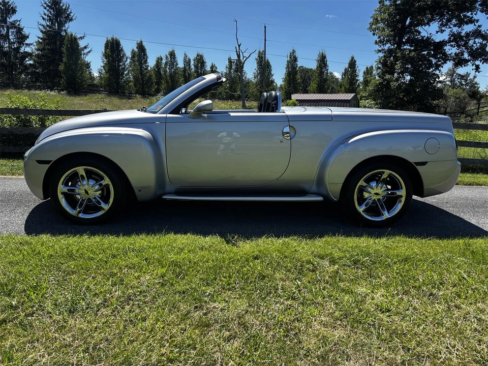 2006 Chevrolet SSR - Image 9 of 31