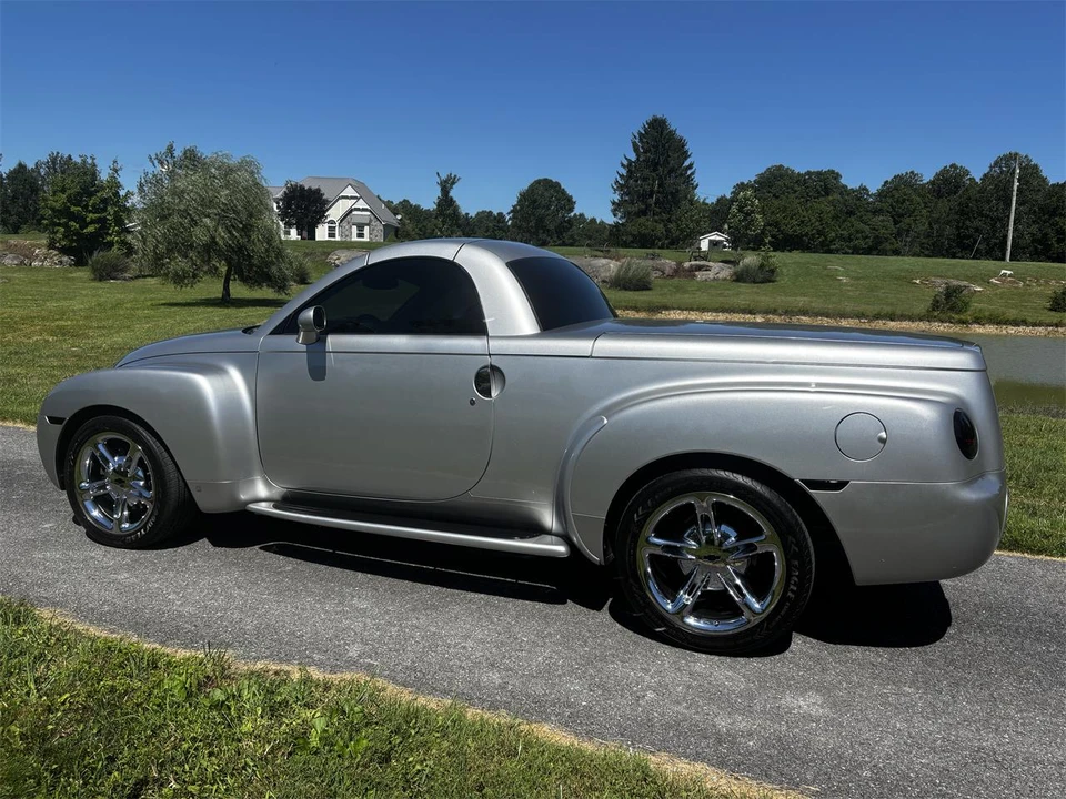 2006 Chevrolet SSR - Image 17 of 31