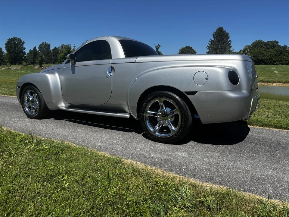 2006 Chevrolet SSR - Image 18 of 31