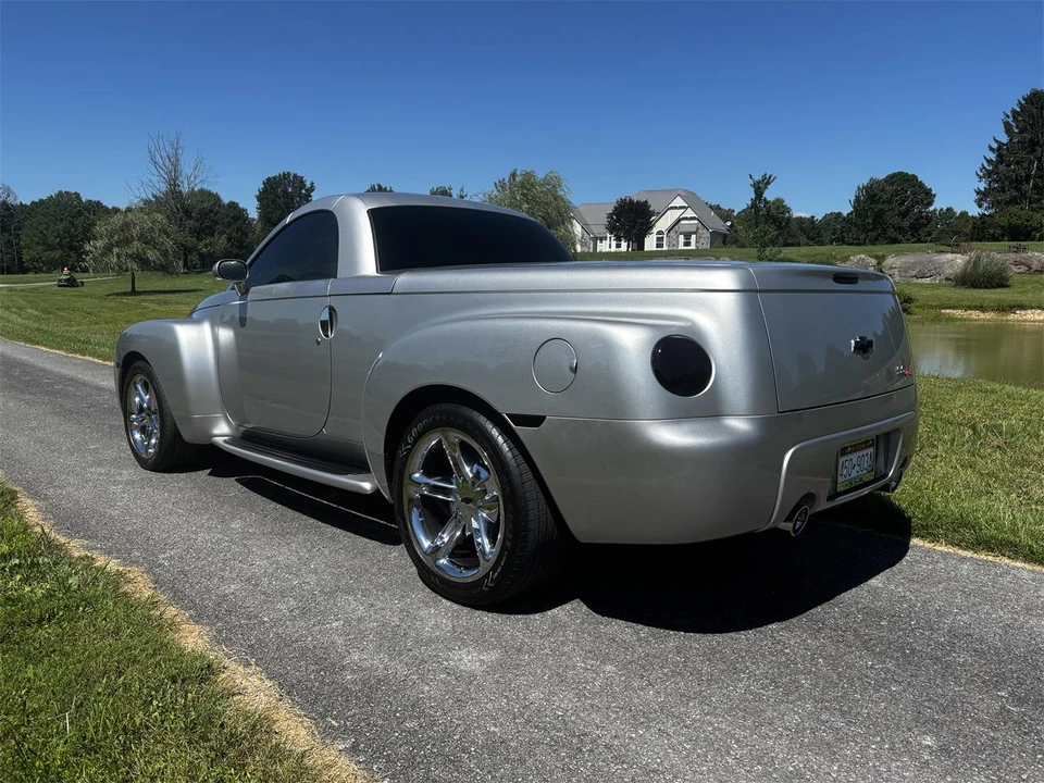 2006 Chevrolet SSR - Image 16 of 31