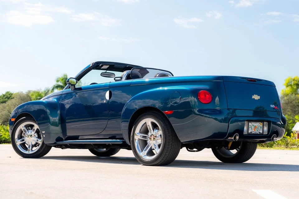 2006 Chevrolet SSR - Image 11 of 20