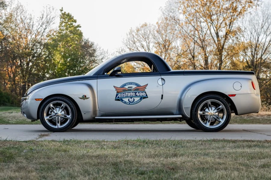 2006 Chevrolet SSR - Image 20 of 31