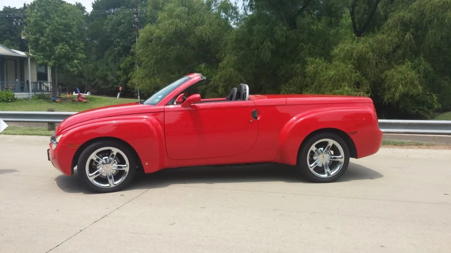 2006 Chevrolet SSR - Image 2 of 8
