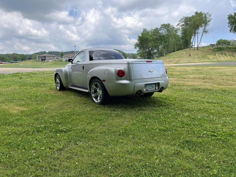 2006 Chevrolet SSR - Image 11 of 31