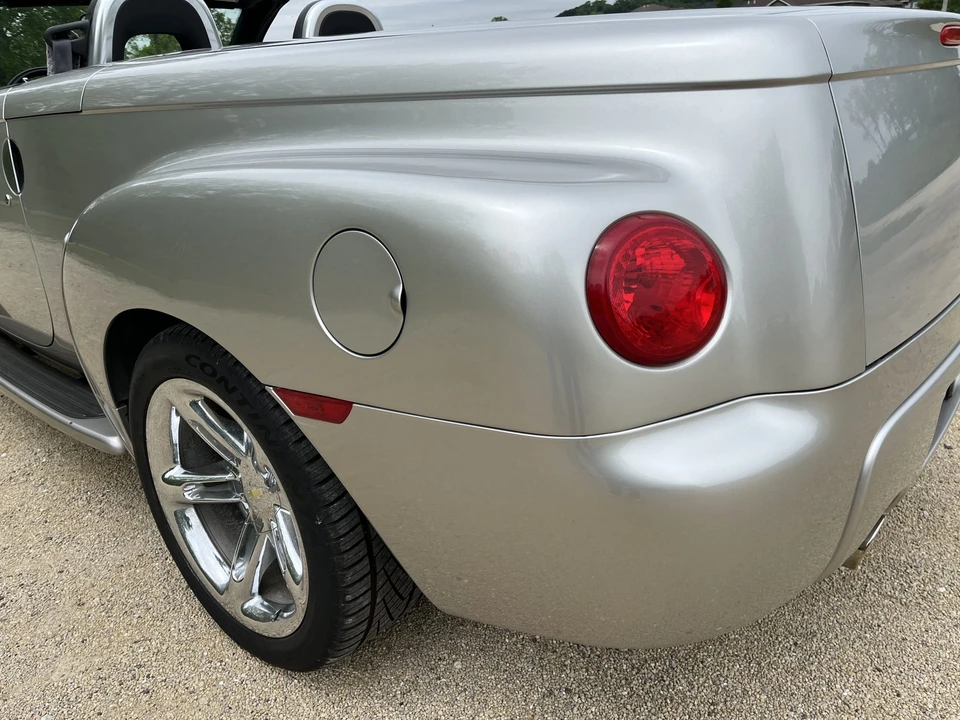 2006 Chevrolet SSR - Image 29 of 31