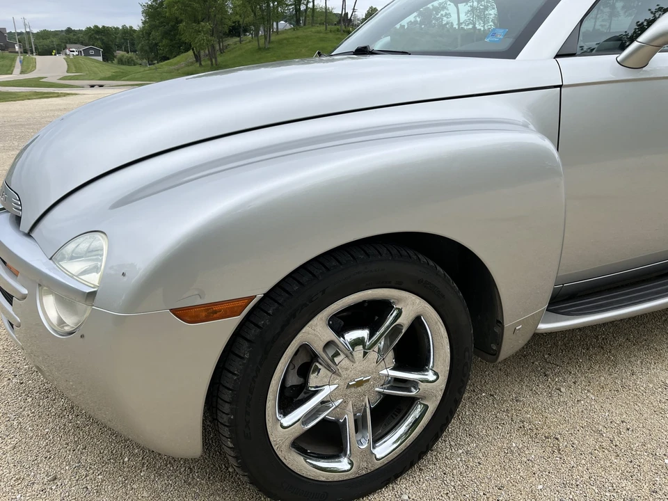 2006 Chevrolet SSR - Image 25 of 31