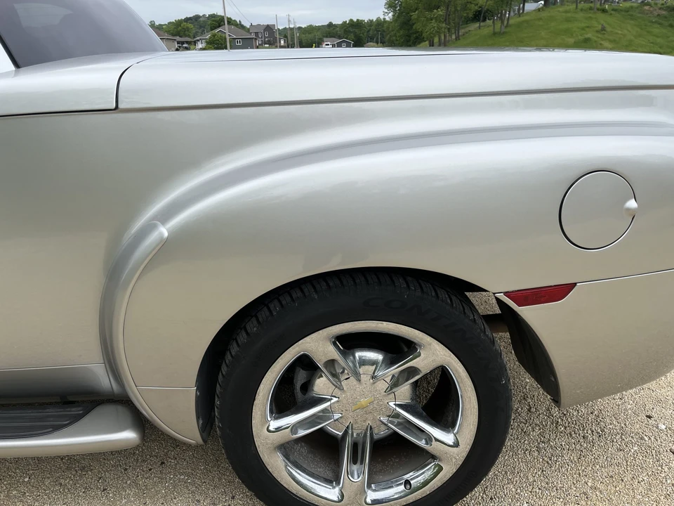 2006 Chevrolet SSR - Image 28 of 31