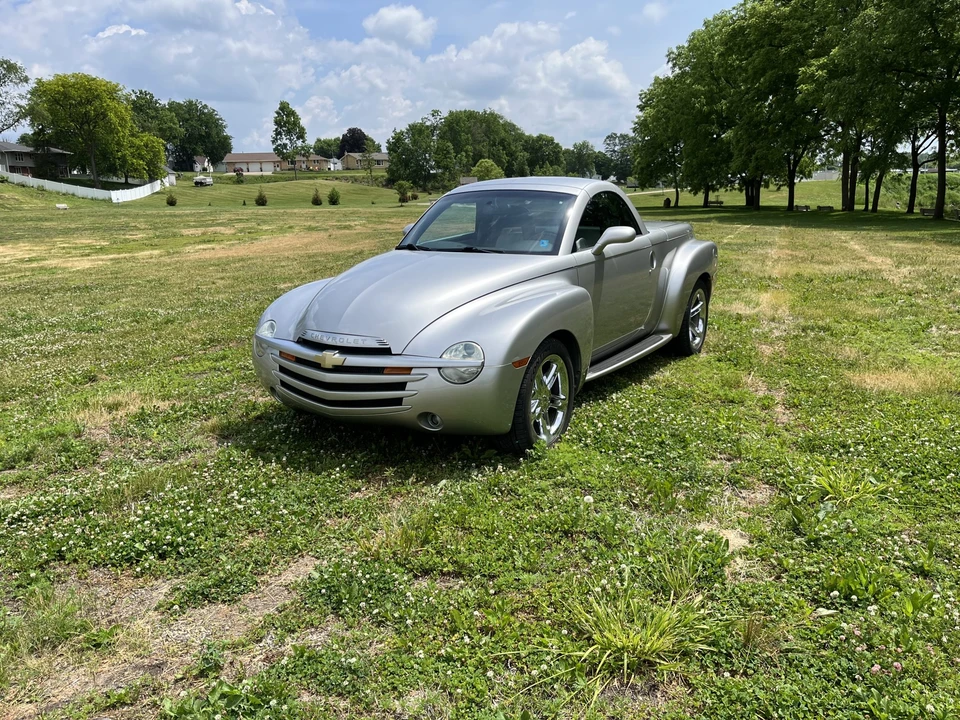 2006 Chevrolet SSR - Image 2 of 31