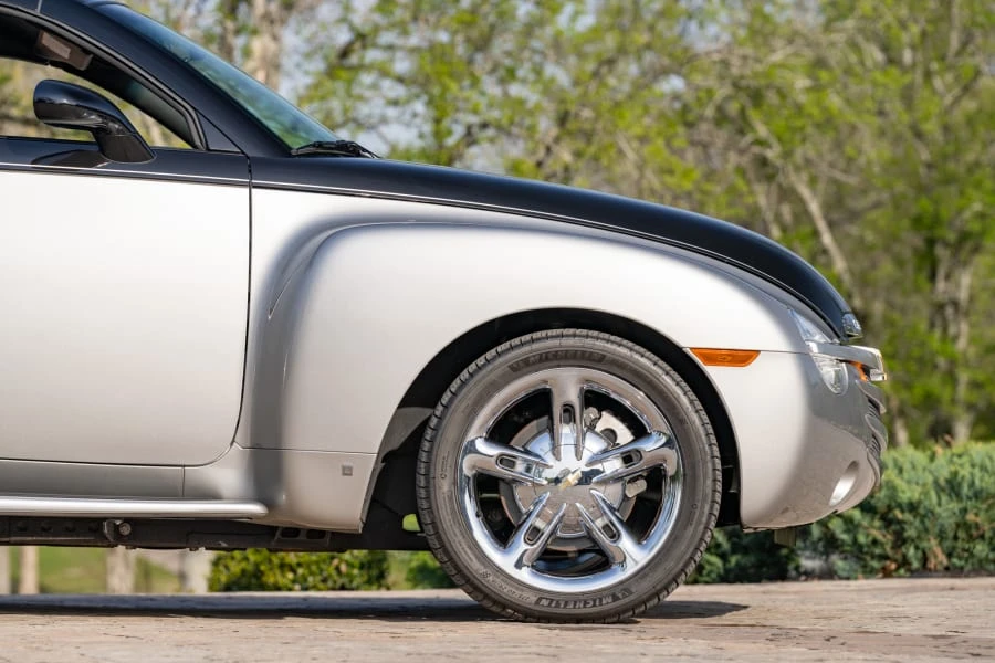 2006 Chevrolet SSR - Image 9 of 31