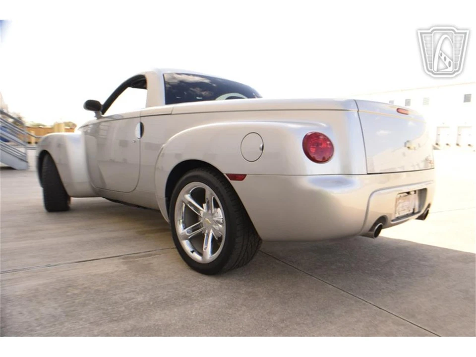 2006 Chevrolet SSR - Image 17 of 31