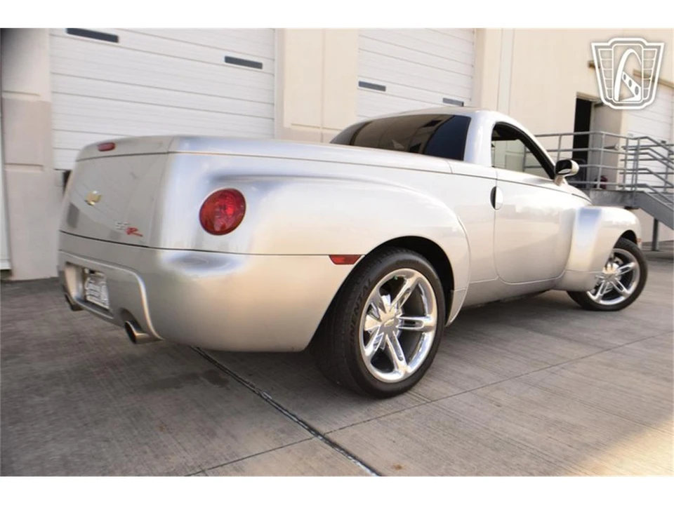 2006 Chevrolet SSR - Image 23 of 31