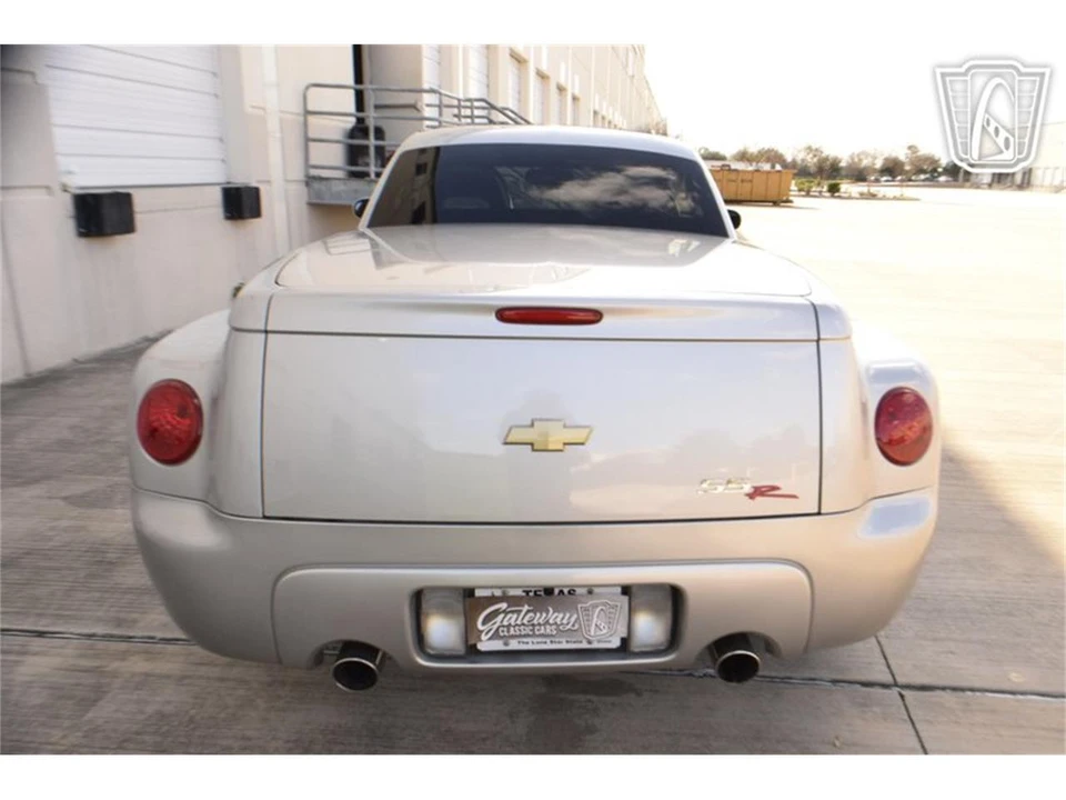 2006 Chevrolet SSR - Image 19 of 31