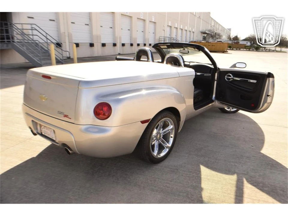 2006 Chevrolet SSR - Image 9 of 31