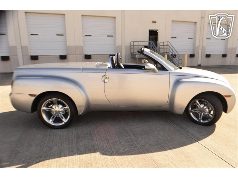 2006 Chevrolet SSR - Image 4 of 31