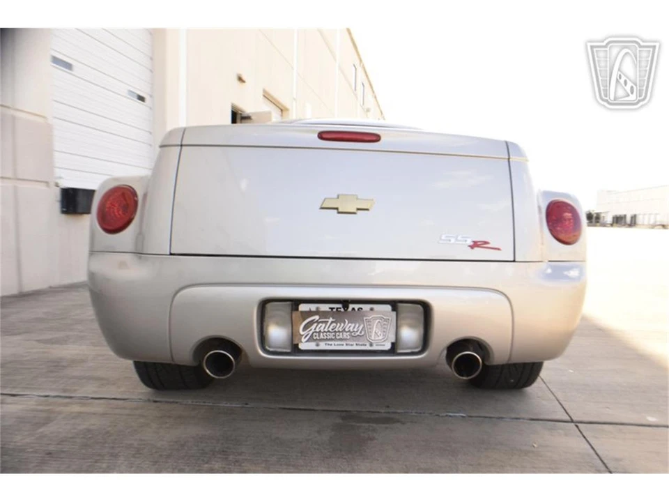 2006 Chevrolet SSR - Image 20 of 31