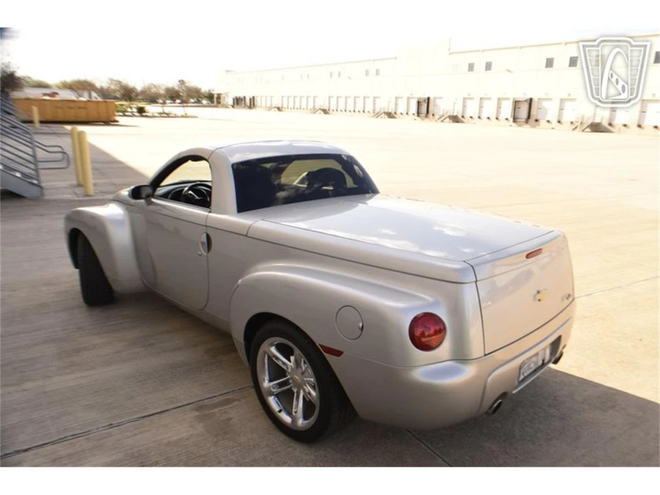 2006 Chevrolet SSR - Image 15 of 31