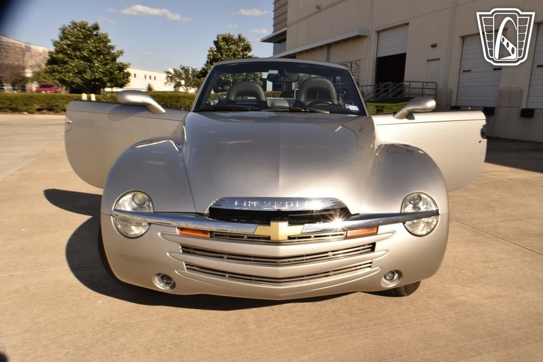 2006 Chevrolet SSR - Image 8 of 12