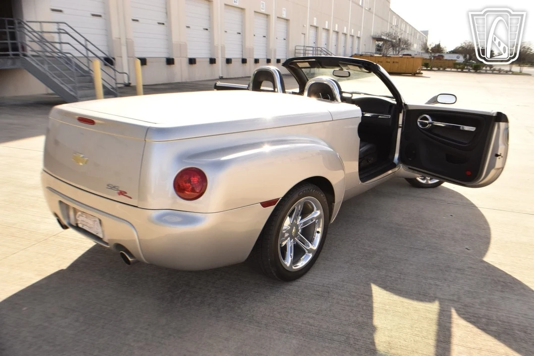 2006 Chevrolet SSR - Image 11 of 12