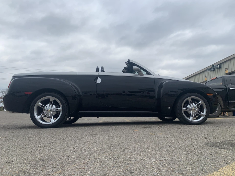 2006 Chevrolet SSR - Image 18 of 31
