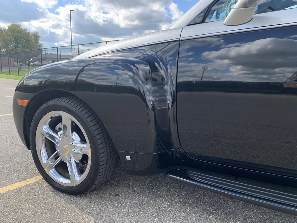 2006 Chevrolet SSR - Image 25 of 31