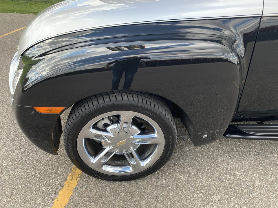 2006 Chevrolet SSR - Image 24 of 31