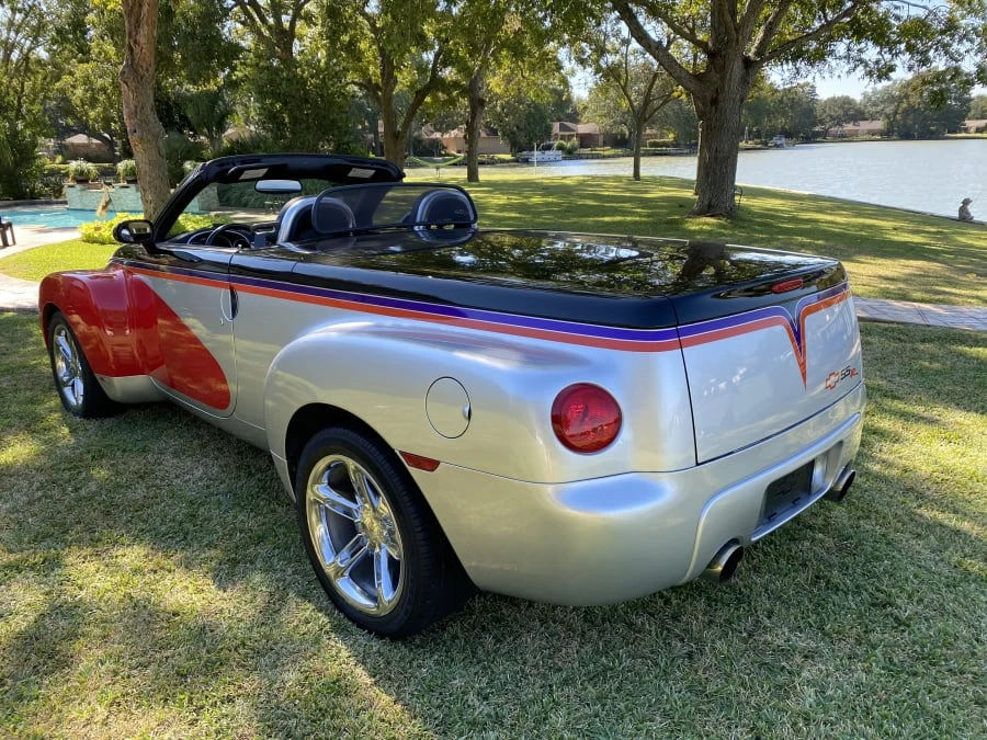 2006 Chevrolet SSR - Image 3 of 17