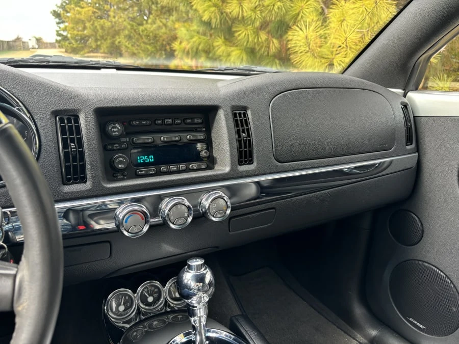 2006 Chevrolet SSR - Image 11 of 13