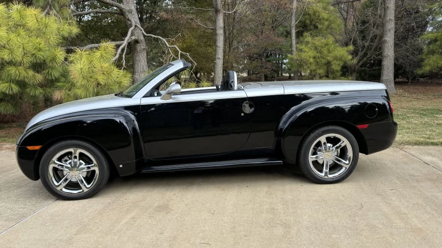 2006 Chevrolet SSR - Image 6 of 22