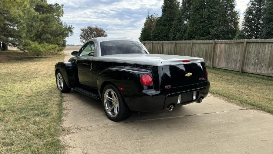 2006 Chevrolet SSR - Image 3 of 22