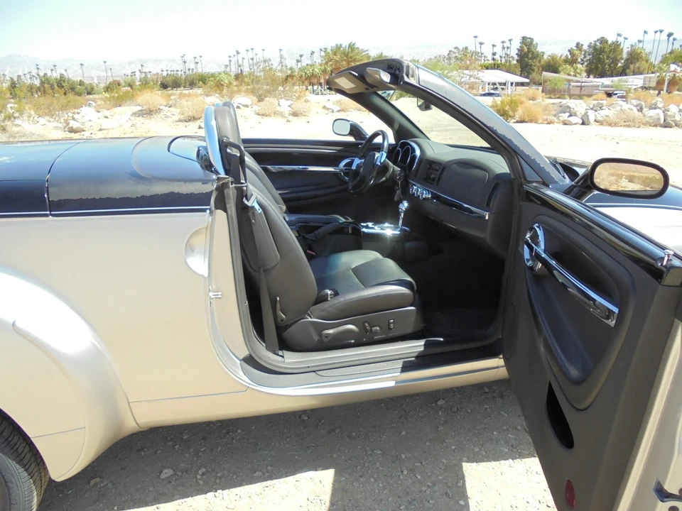 2006 Chevrolet SSR - Image 20 of 26