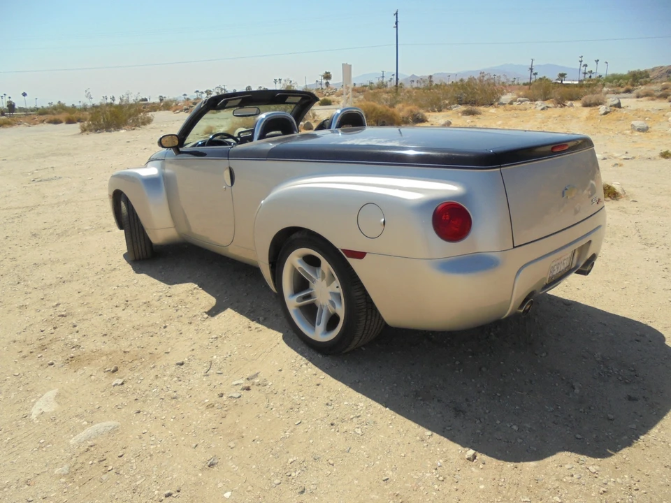 2006 Chevrolet SSR - Image 3 of 26