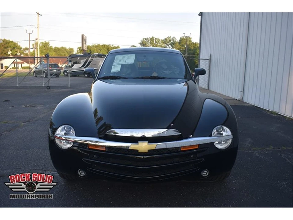 2006 Chevrolet SSR - Image 2 of 31
