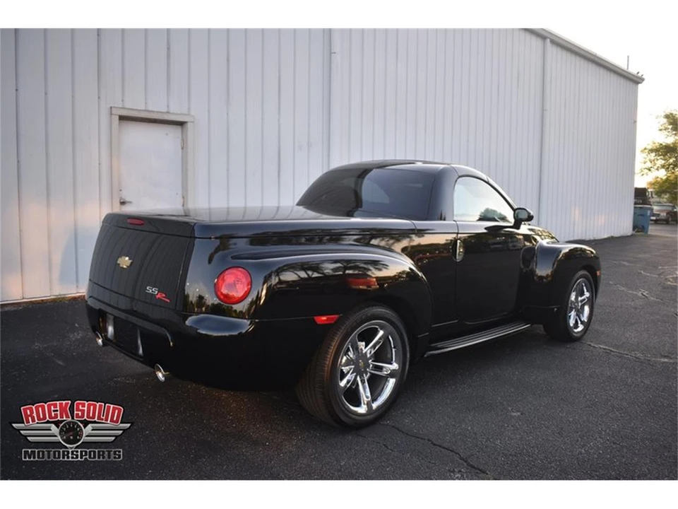 2006 Chevrolet SSR - Image 10 of 31