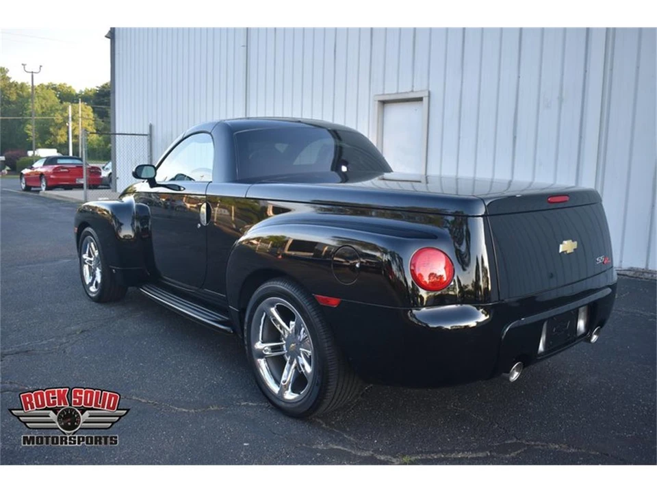2006 Chevrolet SSR - Image 16 of 31