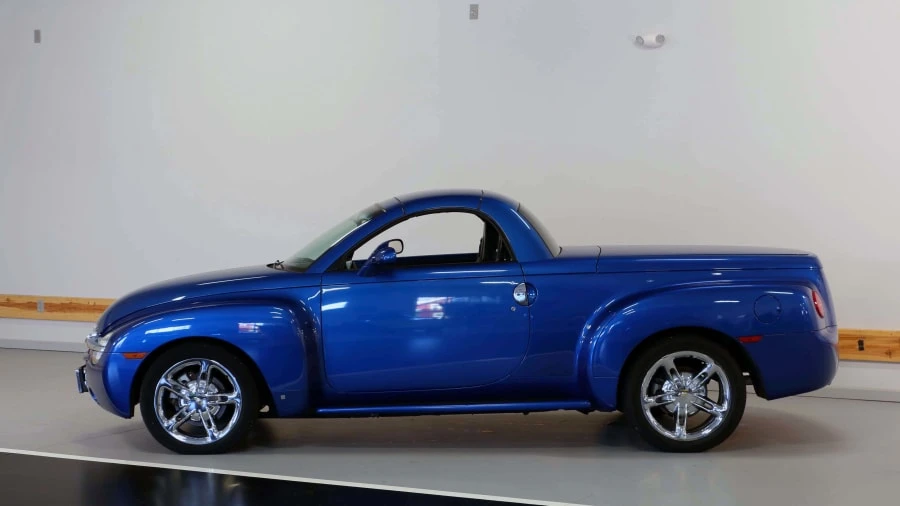 2006 Chevrolet SSR - Image 2 of 12