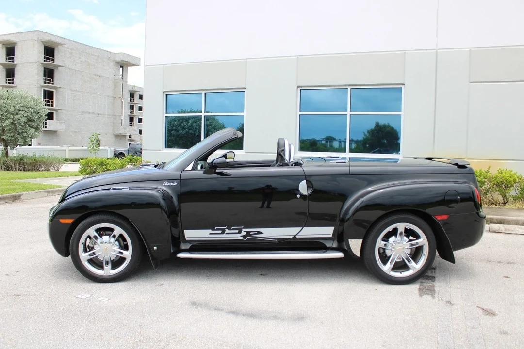 2006 Chevrolet SSR - Image 5 of 21