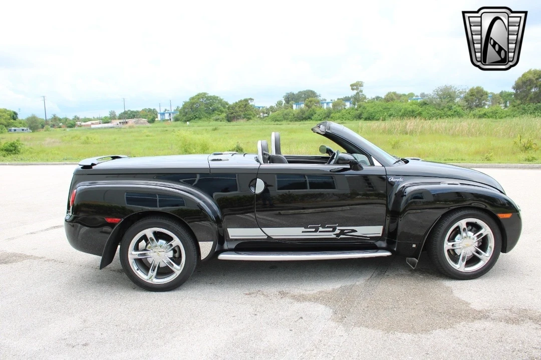 2006 Chevrolet SSR - Image 10 of 21