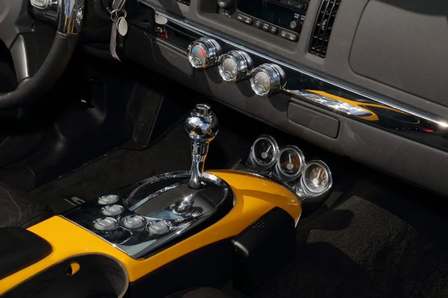 2006 Chevrolet SSR - Image 19 of 31