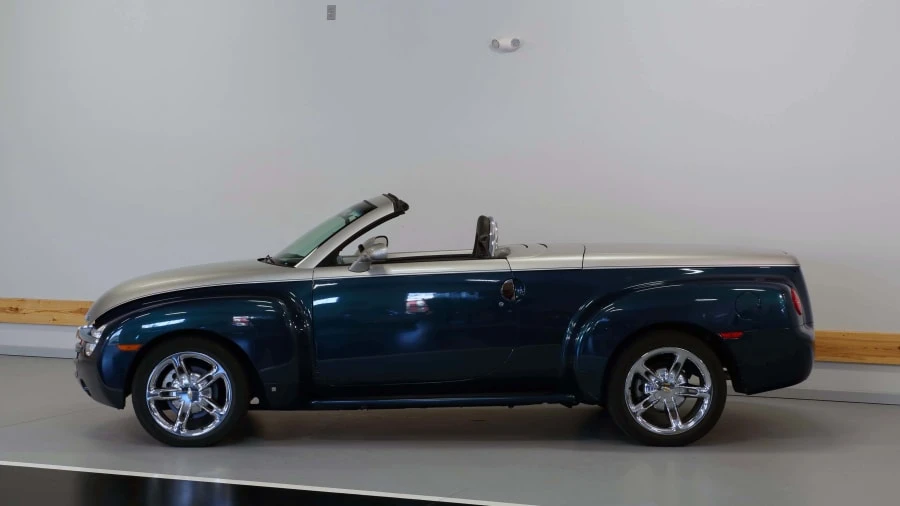 2006 Chevrolet SSR - Image 2 of 12