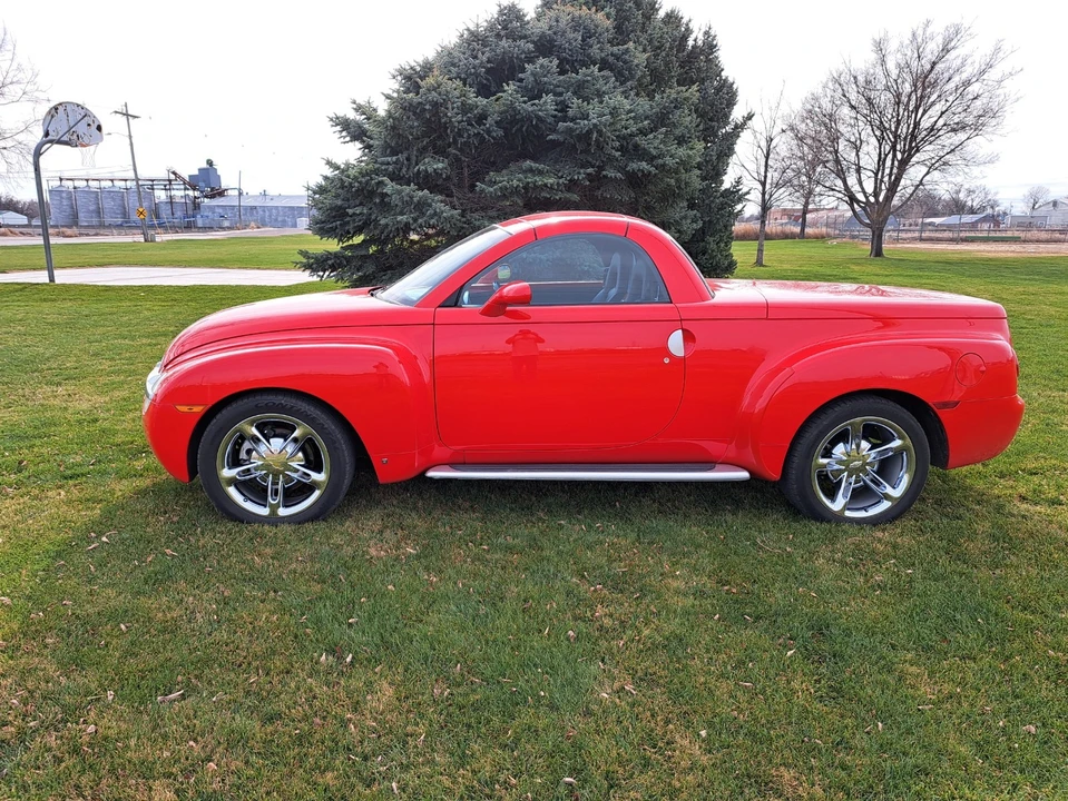 2006 Chevrolet SSR - Image 8 of 20