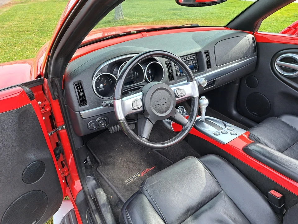 2006 Chevrolet SSR - Image 11 of 20