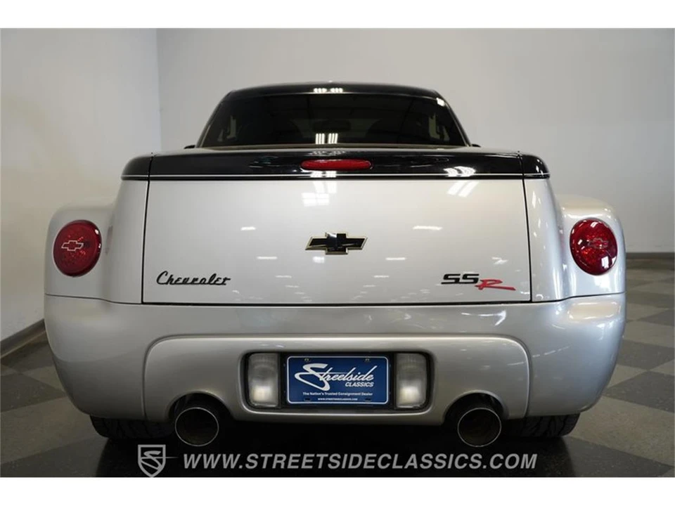 2006 Chevrolet SSR - Image 11 of 31