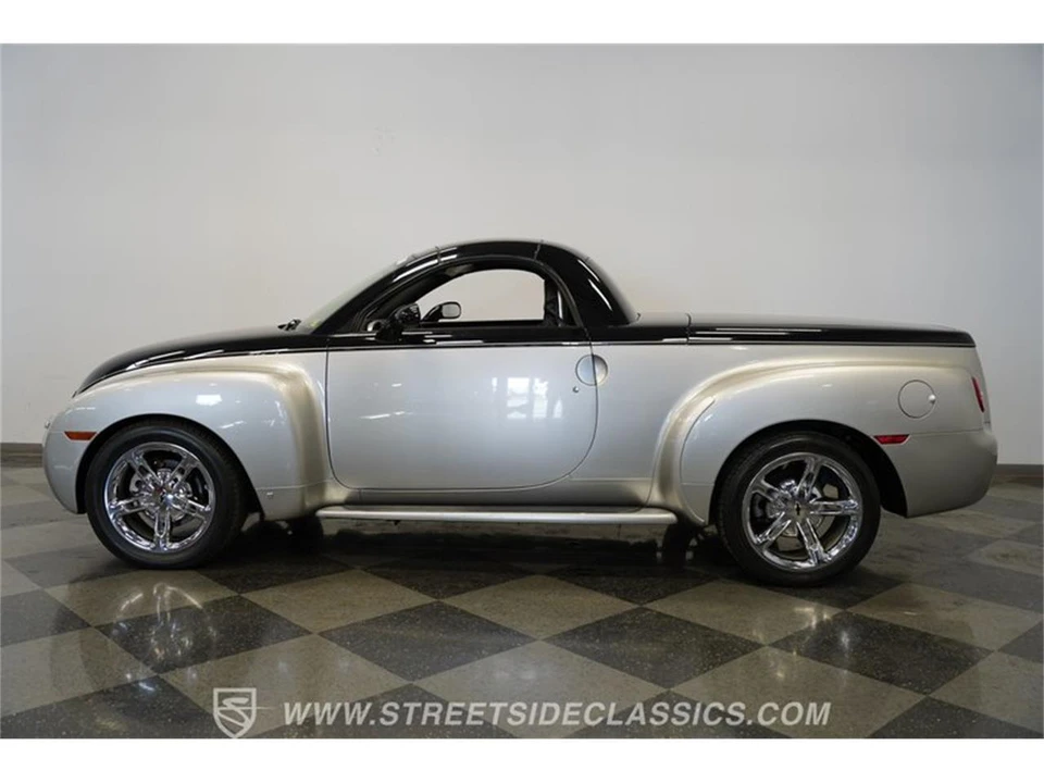 2006 Chevrolet SSR - Image 8 of 31