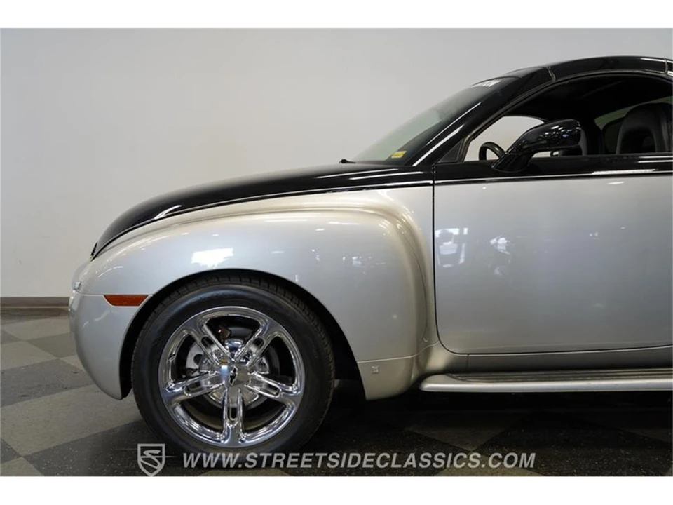 2006 Chevrolet SSR - Image 24 of 31