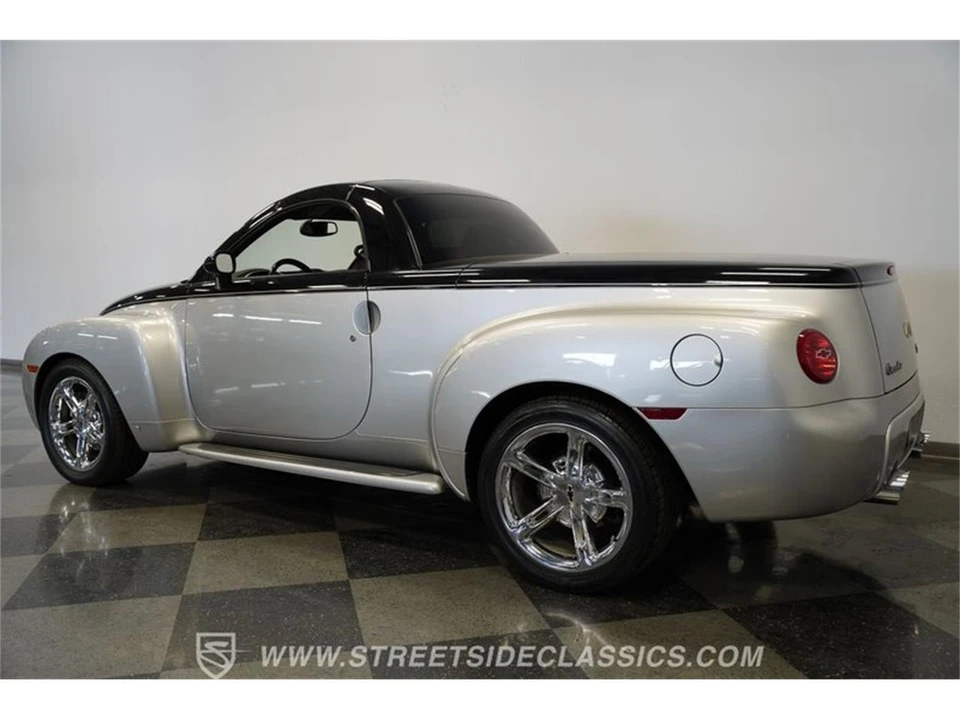 2006 Chevrolet SSR - Image 9 of 31