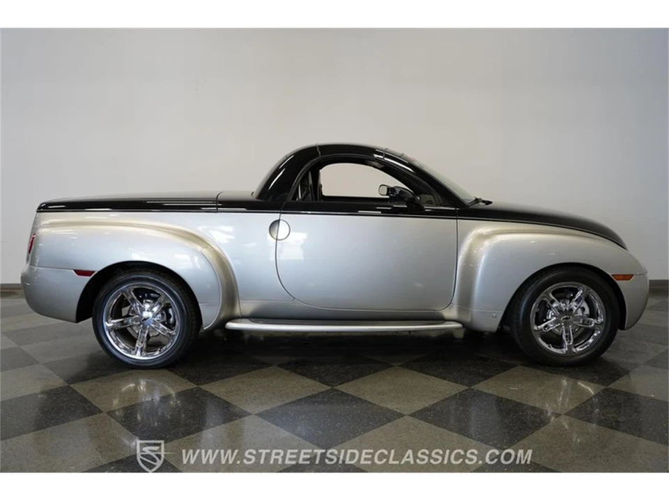 2006 Chevrolet SSR - Image 15 of 31