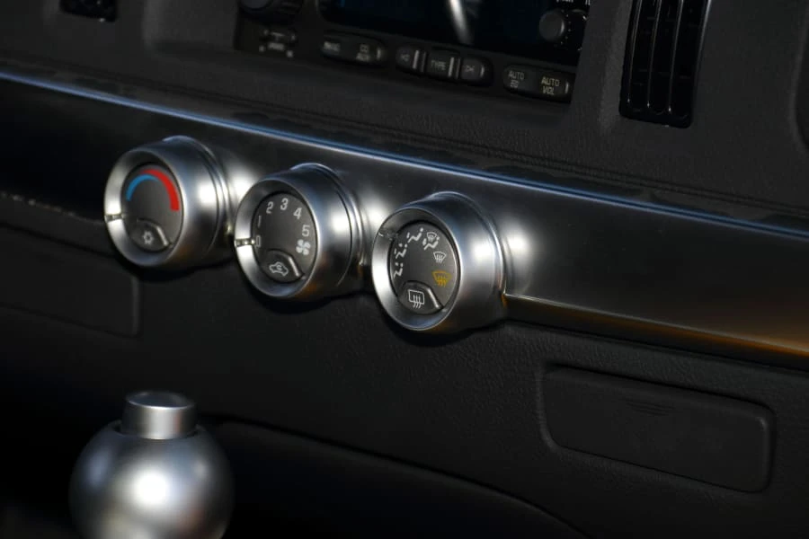 2006 Chevrolet SSR - Image 22 of 31