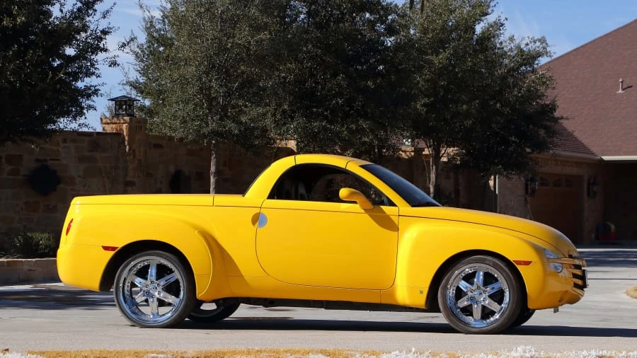 2006 Chevrolet SSR - Image 2 of 12