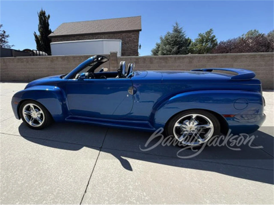 2006 Chevrolet SSR - Image 2 of 5